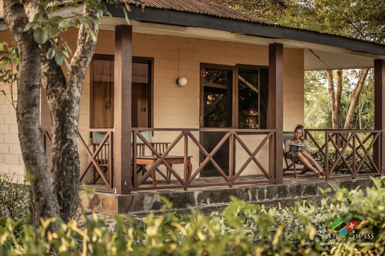 Tan-Swiss Lodge Mikumi Eksteriør bilde