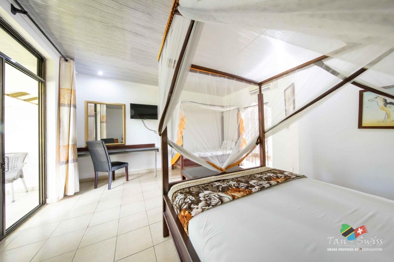 Tan-Swiss Lodge Mikumi Eksteriør bilde